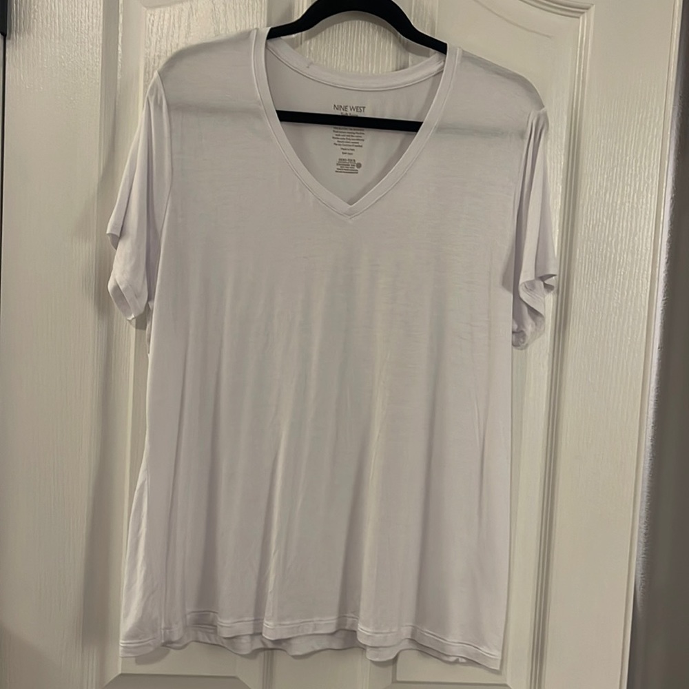 Nine West v-neck cotton tshirt